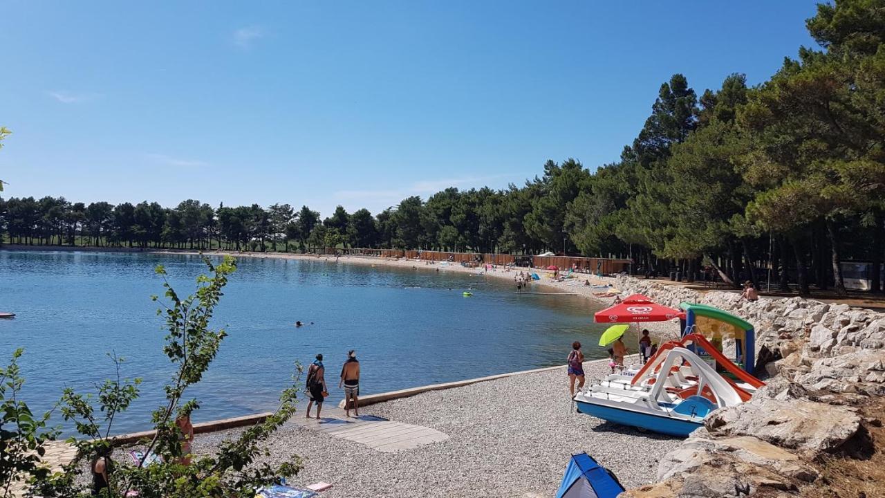 Apartments Mirella Novigrad Istria Kültér fotó