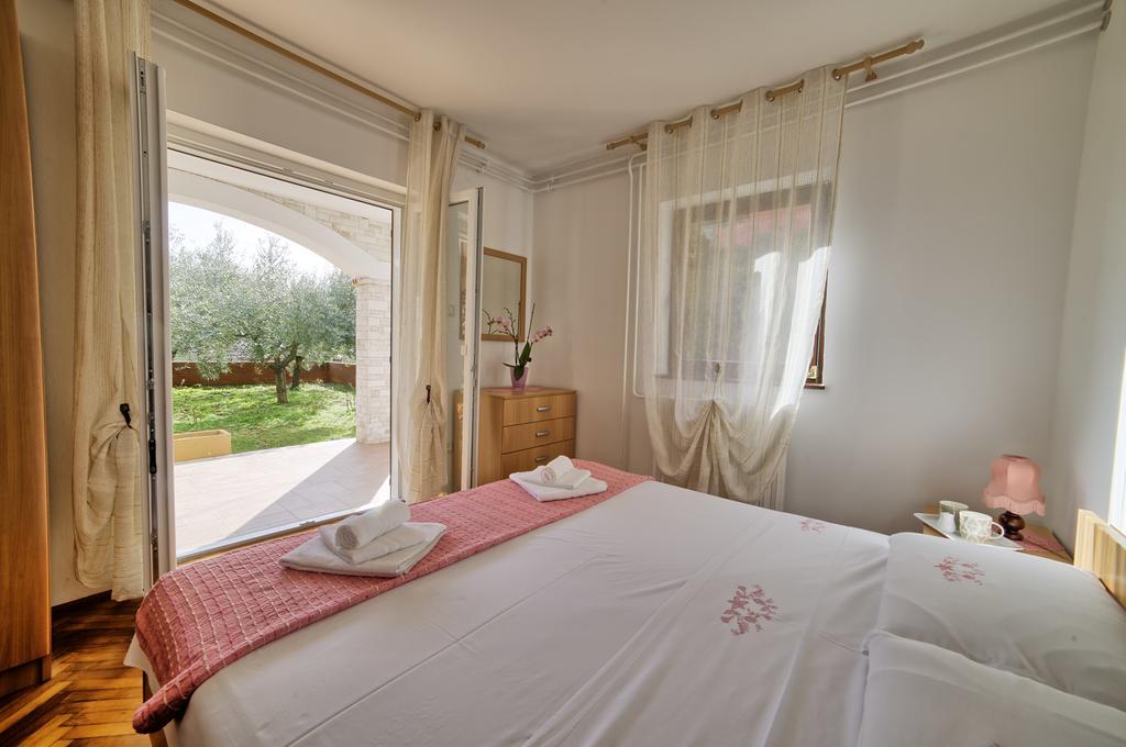 Apartments Mirella Novigrad Istria Kültér fotó