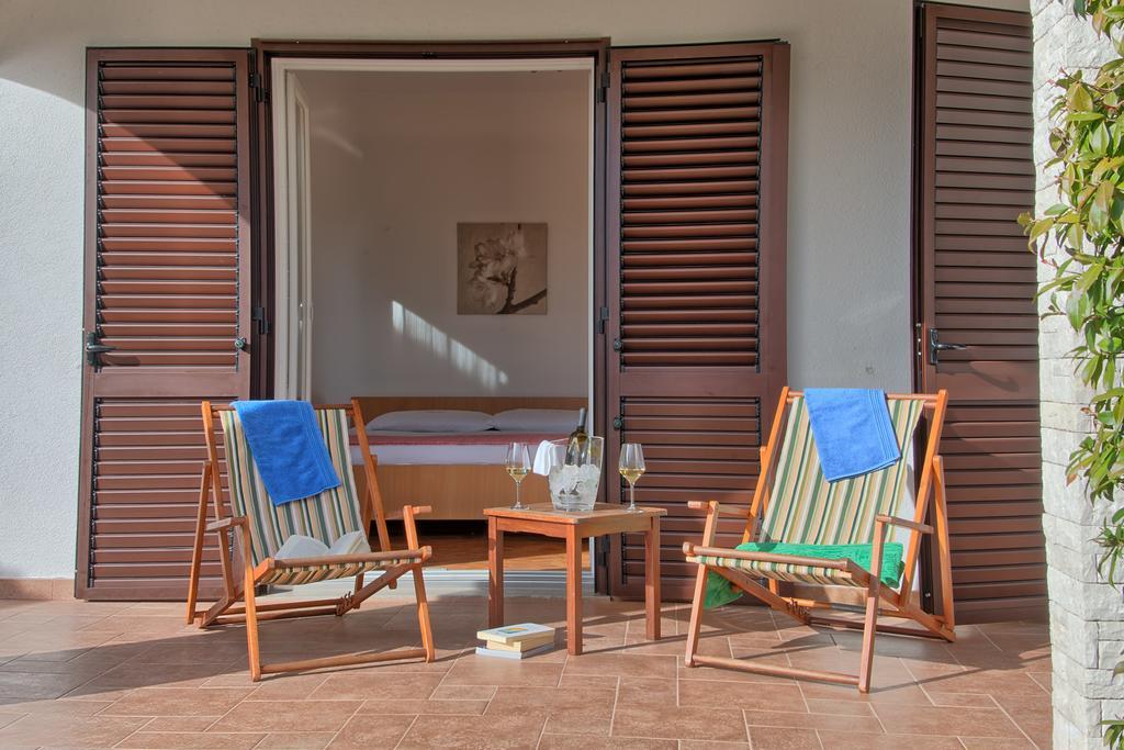 Apartments Mirella Novigrad Istria Kültér fotó